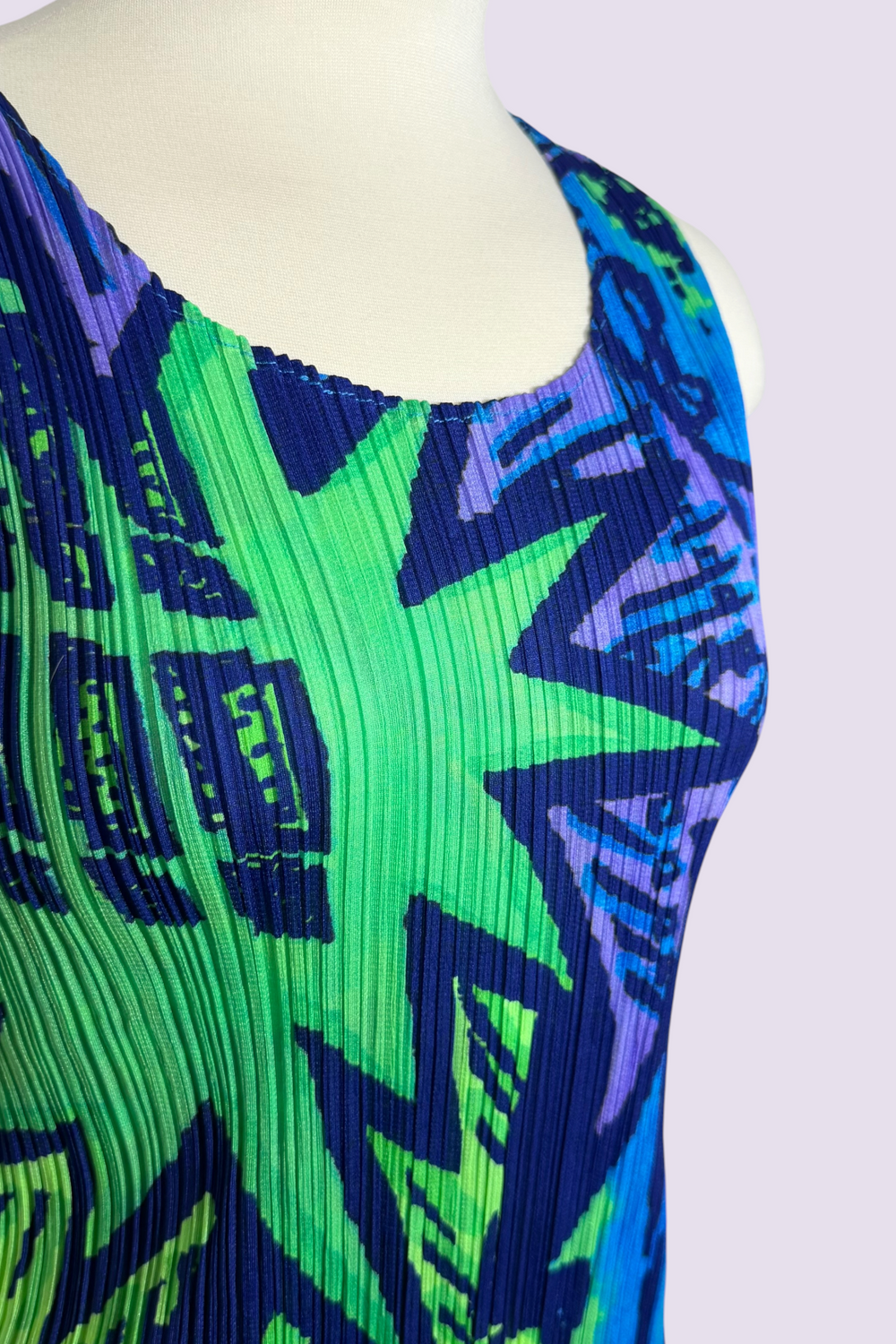 Pleats Please Issey Miyake Abstract Print Pleated Sleeveless Top | Japanese Secondhand