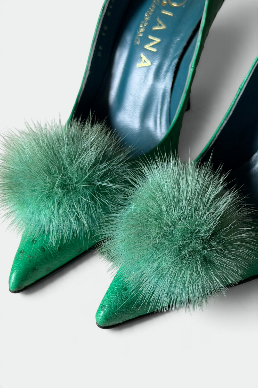 COMING SOON: DIANA AMOROSA GREEN OSTRICH-TEXTURED FUR POMPOM PUMPS | JAPANESE SECONDHAND