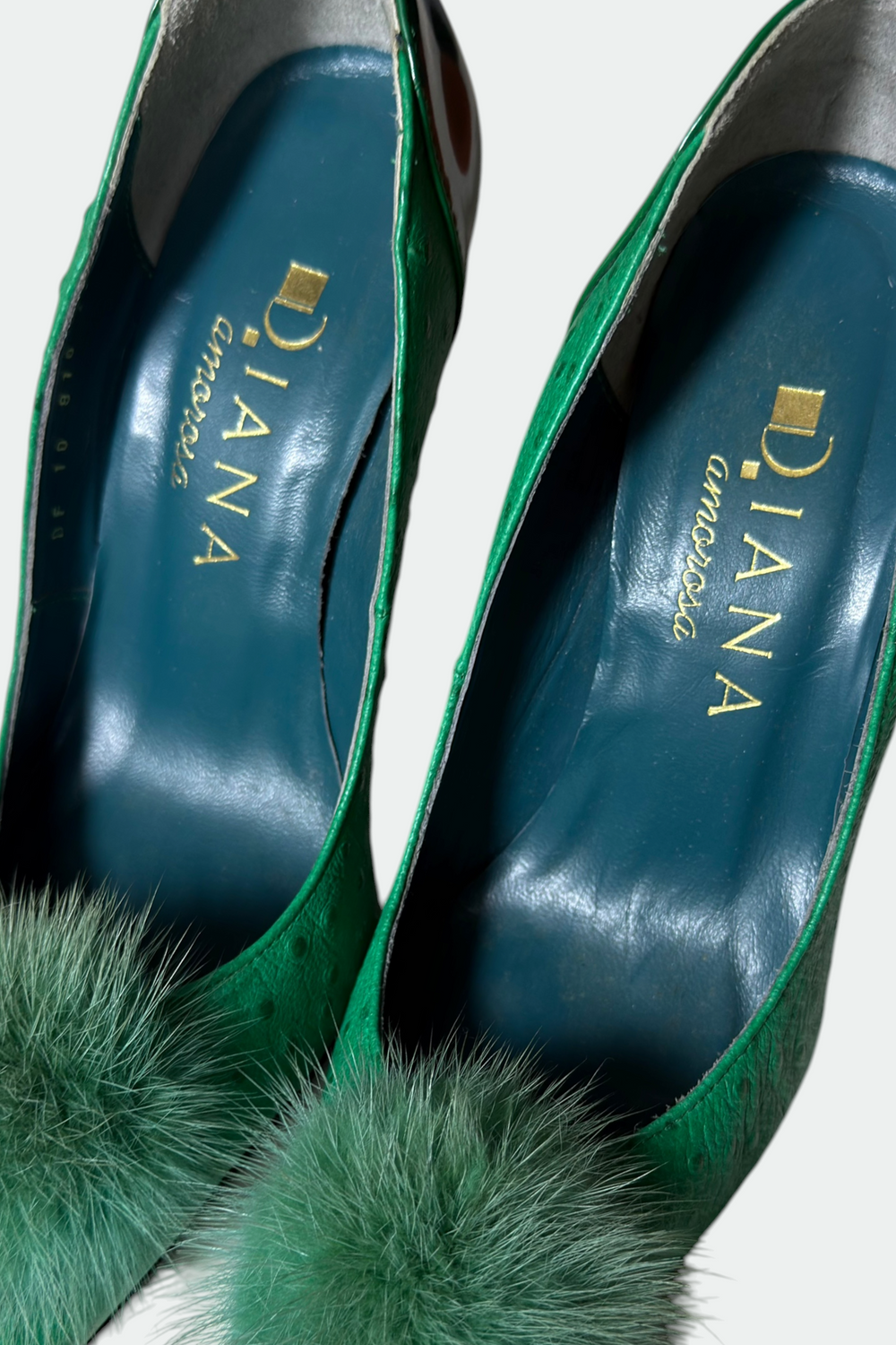 COMING SOON: DIANA AMOROSA GREEN OSTRICH-TEXTURED FUR POMPOM PUMPS | JAPANESE SECONDHAND