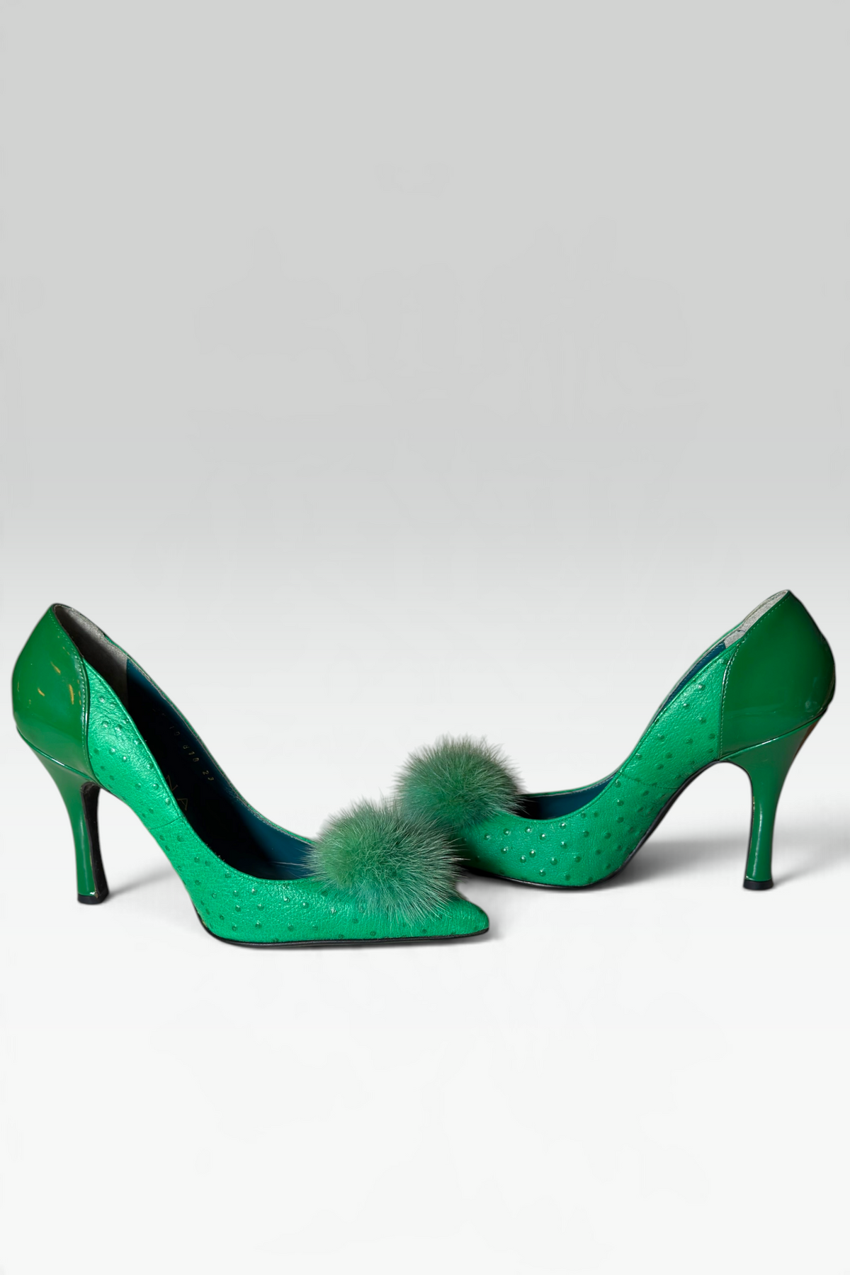 COMING SOON: DIANA AMOROSA GREEN OSTRICH-TEXTURED FUR POMPOM PUMPS | JAPANESE SECONDHAND